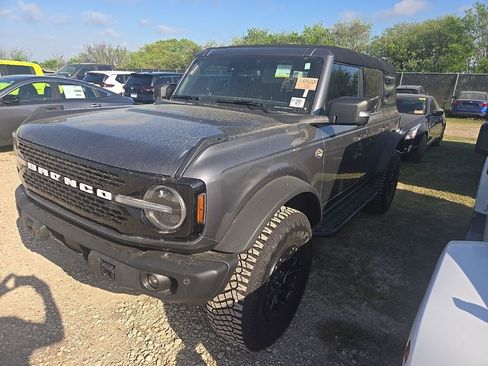 Used 2023 Ford Bronco Wildtrak image 1