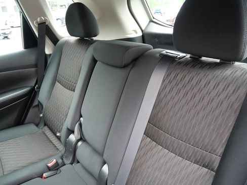Used 2018 Nissan Rogue S AWD/4WD image 25