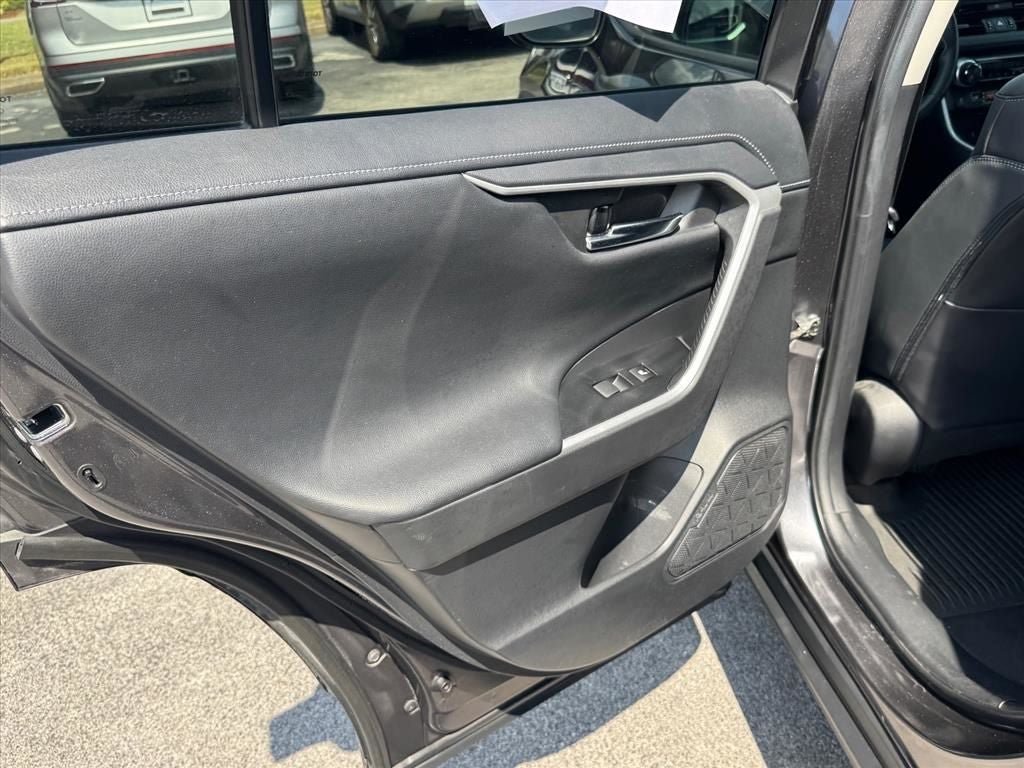Used 2021 Toyota RAV4 Limited AWD/4WD image 17