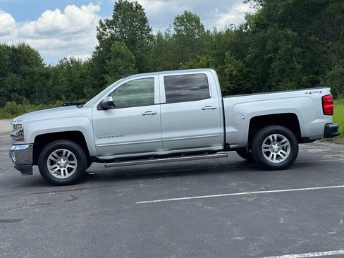 Used 2017 Chevrolet Silverado 1500 LT w/ All Star Edition AWD/4WD image 9
