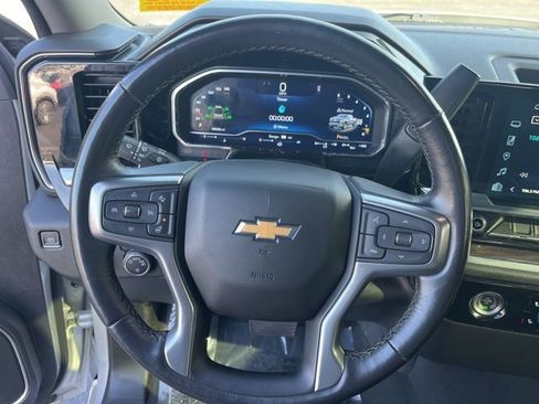 Used 2022 Chevrolet Silverado 1500 LT image 17
