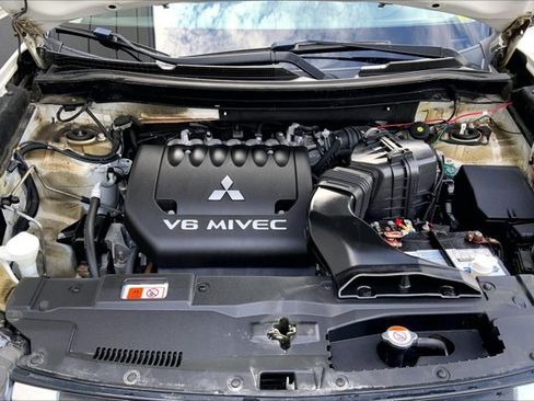 Used 2019 Mitsubishi Outlander GT AWD/4WD image 9