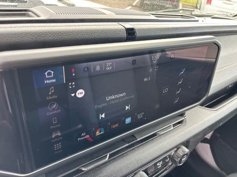 Used 2024 Jeep Wrangler Sport image 19