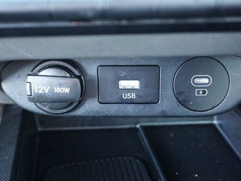 Used 2024 Hyundai Elantra SEL w/ Convenience Package image 23