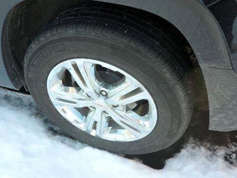 Used 2022 GMC Terrain SLE w/ LPO, Floor Liner Package image 9