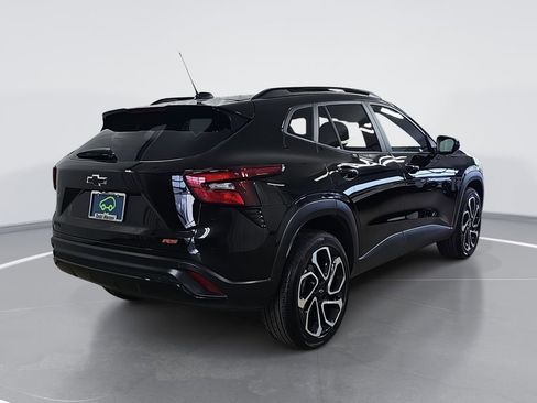 Certified 2025 Chevrolet Trax RS w/ Sunroof Package image 3