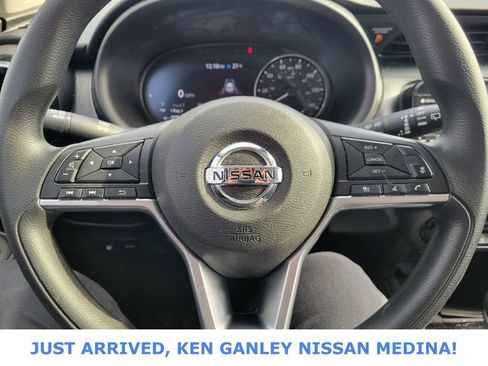 Certified 2021 Nissan Kicks SV image 12