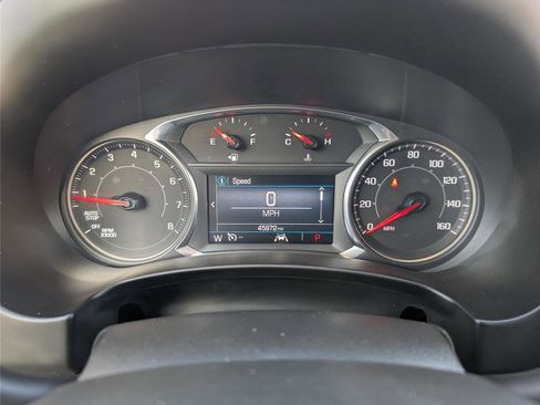 Used 2024 GMC Terrain SLE image 25