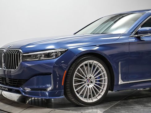 Used 2022 BMW ALPINA B7 xDrive w/ Luxury Rear Seating Package image 14