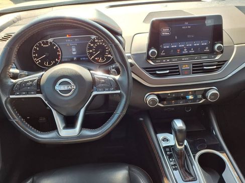 Used 2023 Nissan Altima 2.5 SR FWD image 12