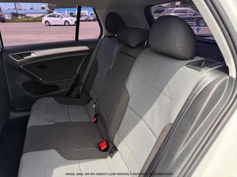 Used 2016 Volkswagen e-Golf SE FWD image 15