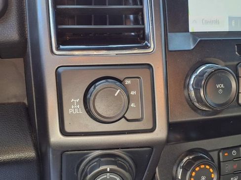 Used 2020 Ford F150 XLT w/ Equipment Group 302A Luxury AWD/4WD image 9