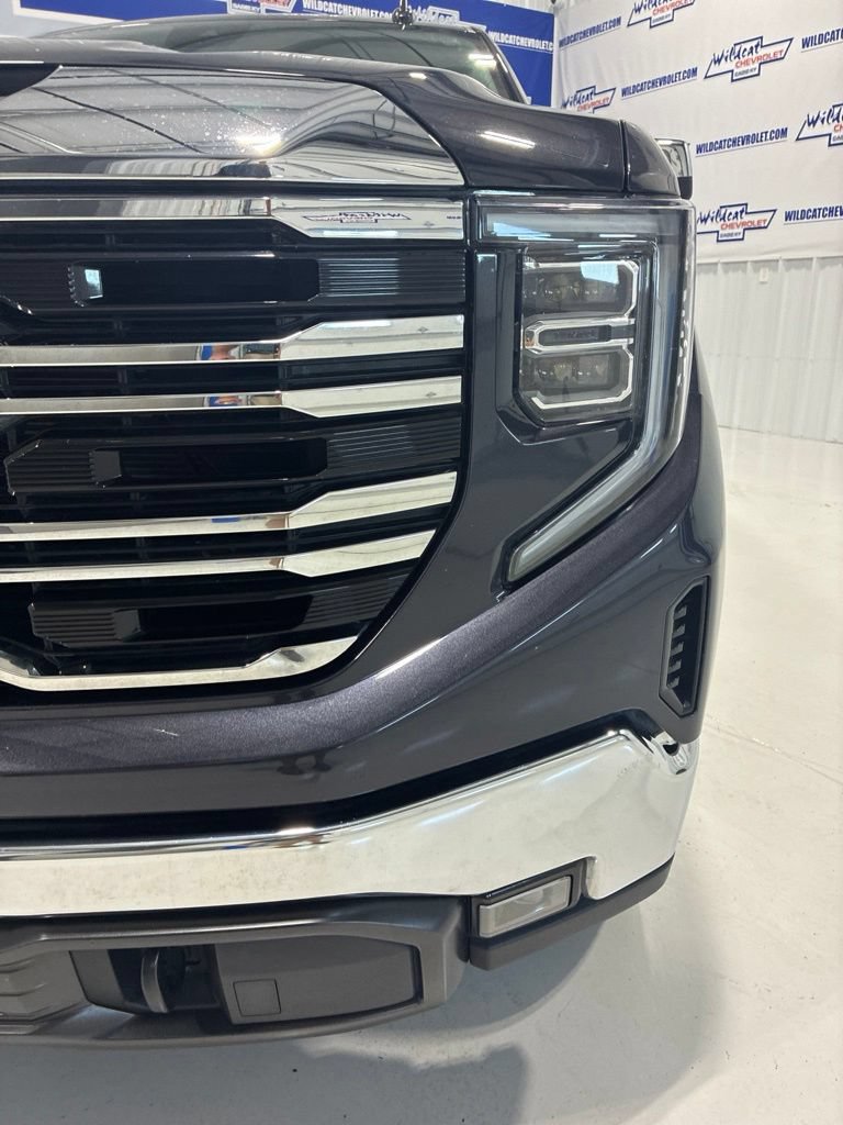 Used 2025 GMC Sierra 1500 SLT AWD/4WD image 11