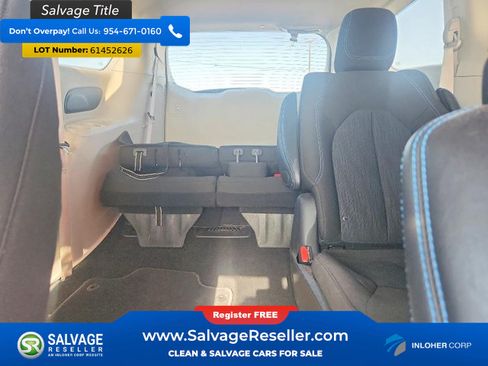 Used 2021 Chrysler Pacifica Touring FWD image 13