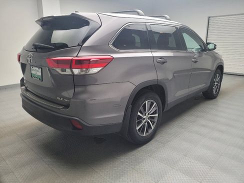 Used 2019 Toyota Highlander XLE w/ Protection Package #3 AWD/4WD image 9