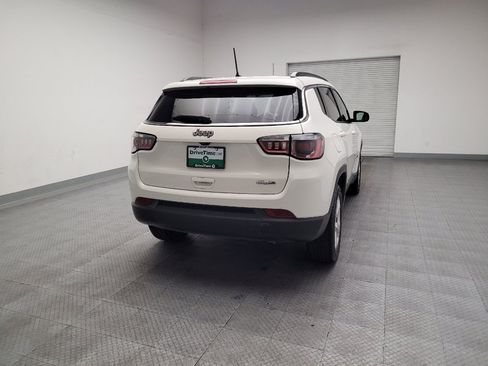 Used 2018 Jeep Compass Latitude FWD image 7