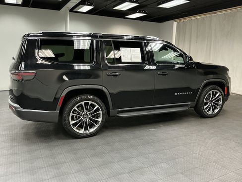 Used 2022 Jeep Wagoneer Series II w/ Premium Group I AWD/4WD image 6