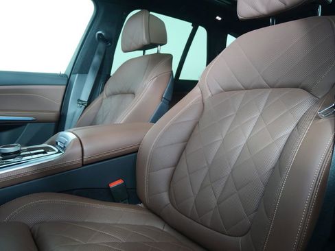 Used 2025 BMW X5 xDrive40i w/ Executive Package image 11