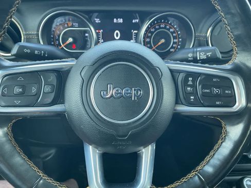 Used 2021 Jeep Gladiator Overland image 14