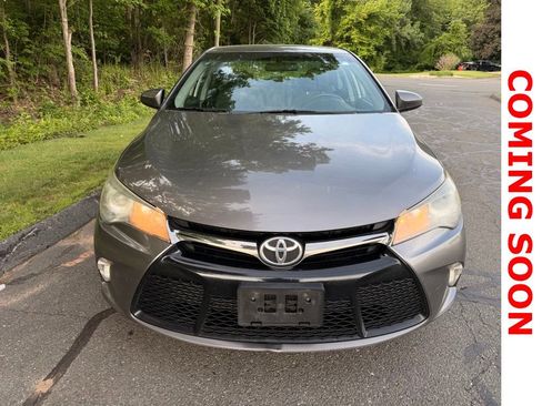 Used 2017 Toyota Camry SE FWD image 3