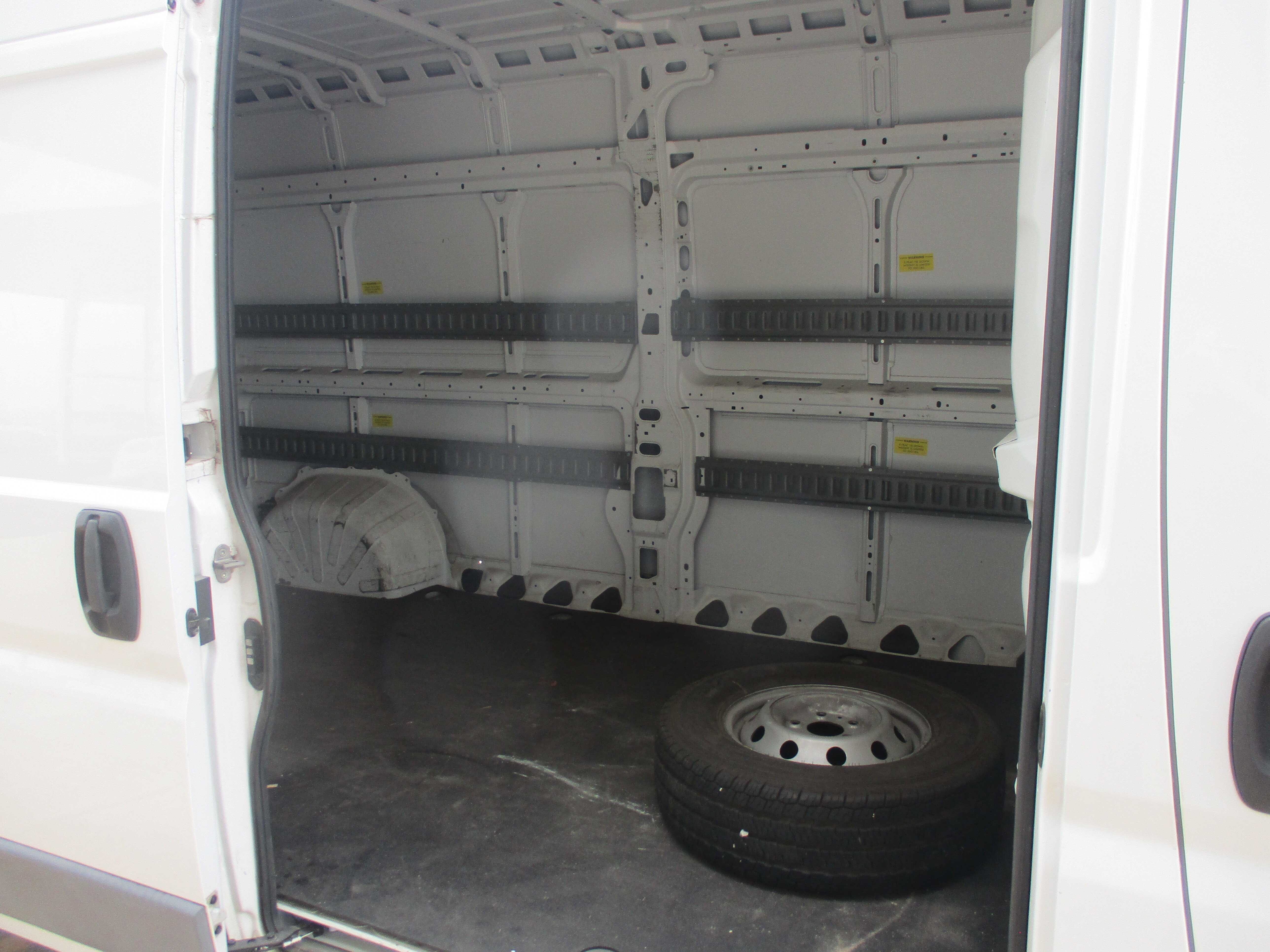 Used 2014 RAM ProMaster 2500 FWD image 8