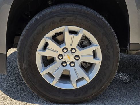 Used 2022 Chevrolet Colorado LT w/ Fleet Safety Package RWD image 12