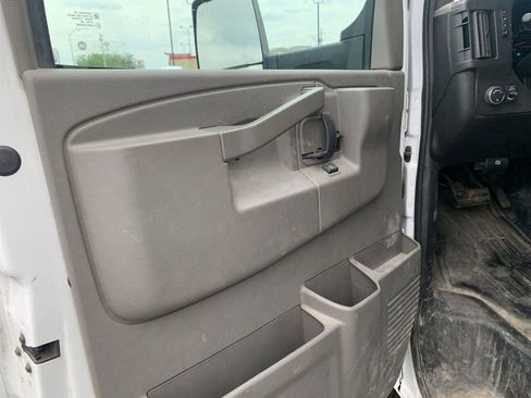 Used 2021 Chevrolet Express 3500 w/ Power Convenience Package RWD image 16