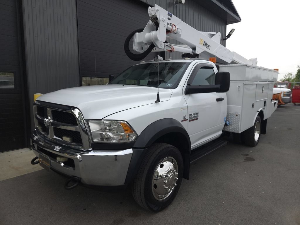 Used 2015 RAM 5500 Tradesman w/ Ambulance Prep Group RWD image 3