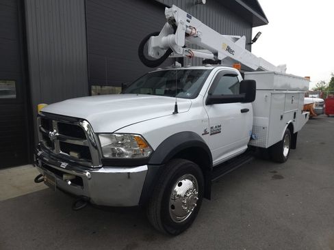 Used 2015 RAM 5500 Tradesman w/ Ambulance Prep Group RWD image 3
