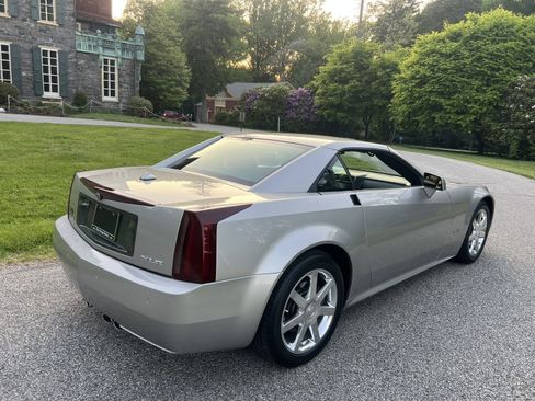 Used 2004 Cadillac XLR RWD image 36