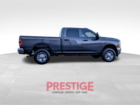 Used 2024 RAM 2500 Tradesman w/ Chrome Appearance Group image 7