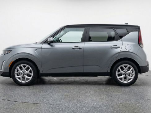 Used 2025 Kia Soul LX w/ LX Technology Package image 5