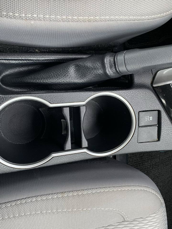 Used 2015 Toyota Corolla LE FWD image 17