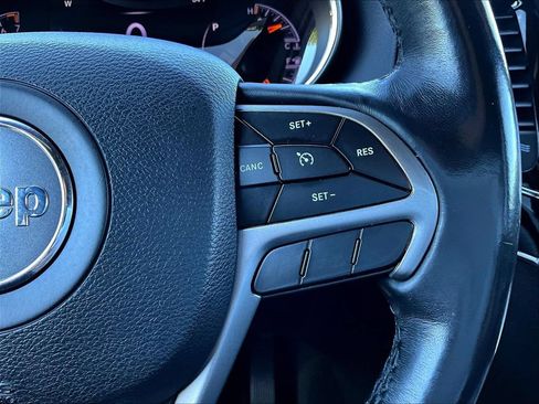 Used 2019 Jeep Grand Cherokee Limited AWD/4WD image 16