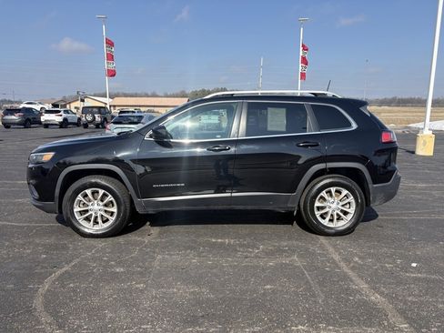 Used 2019 Jeep Cherokee Latitude w/ Cold Weather Group image 19