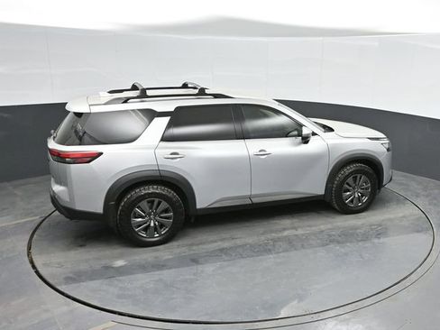 Used 2024 Nissan Pathfinder SV w/ Black Appearance Package image 39