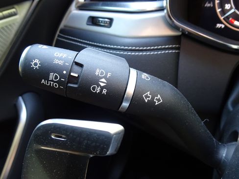 Certified 2025 Jaguar F-PACE R-Dynamic S image 33