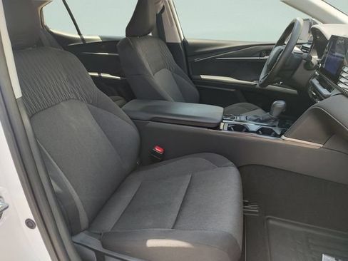 Used 2025 Toyota Camry LE FWD image 29