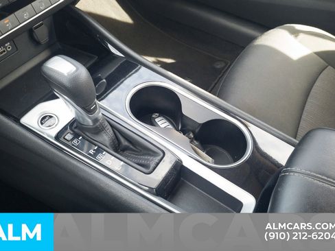 Used 2024 Nissan Altima 2.5 SV image 25