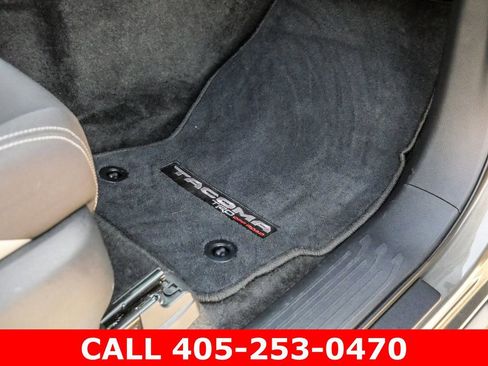 Used 2025 Toyota Tacoma TRD Off-Road AWD/4WD image 43