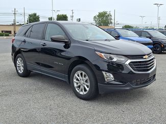 Used 2020 Chevrolet Equinox LS w/ LS Convenience Package AWD/4WD video 3