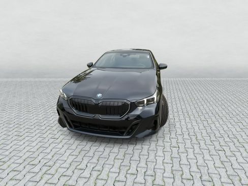 Used 2024 BMW 540i xDrive w/ Premium Package AWD/4WD image 3