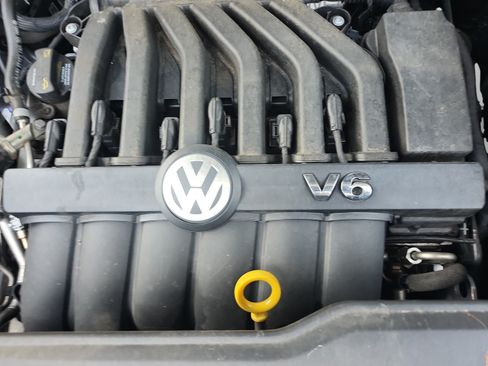 Used 2020 Volkswagen Atlas Cross Sport SE FWD image 27