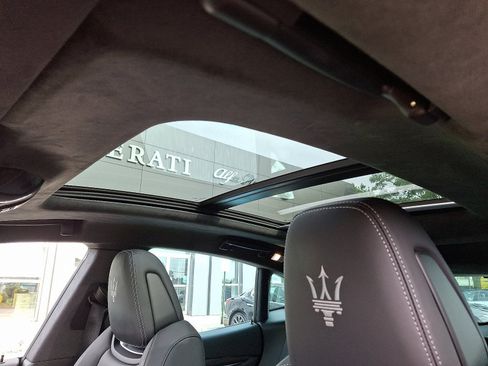 Used 2022 Maserati Levante Modena S AWD/4WD image 14