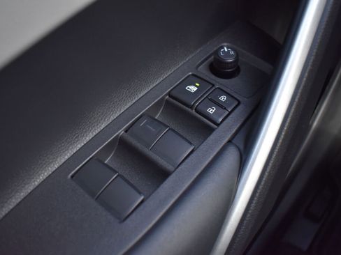 Certified 2025 Toyota Corolla Cross L image 16