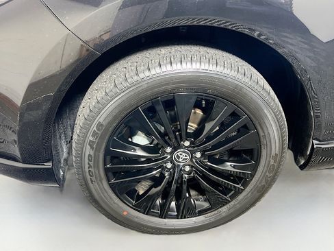 Used 2023 Toyota Venza Nightshade AWD/4WD image 13