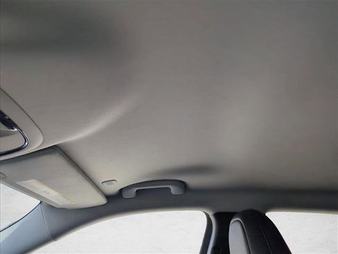 Used 2020 Jeep Cherokee Limited image 12