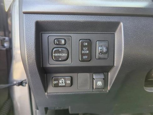 Certified 2017 Toyota Tundra SR5 w/ SR5 Upgrade Package image 8