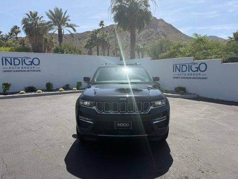 Used 2022 Jeep Grand Cherokee Limited w/ Luxury Tech Group II AWD/4WD image 2