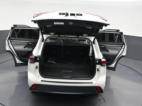 Used 2021 Toyota Highlander Limited FWD image 36